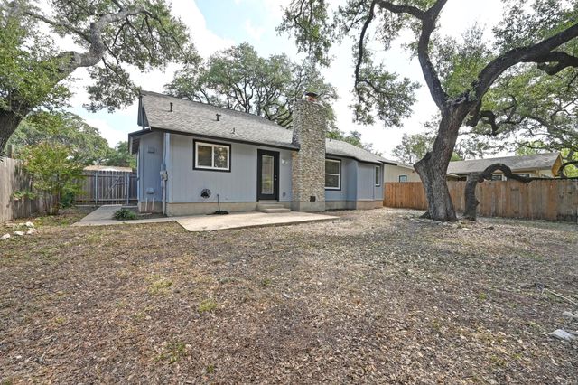 911 Acorn Oaks DR, Austin, TX 78745