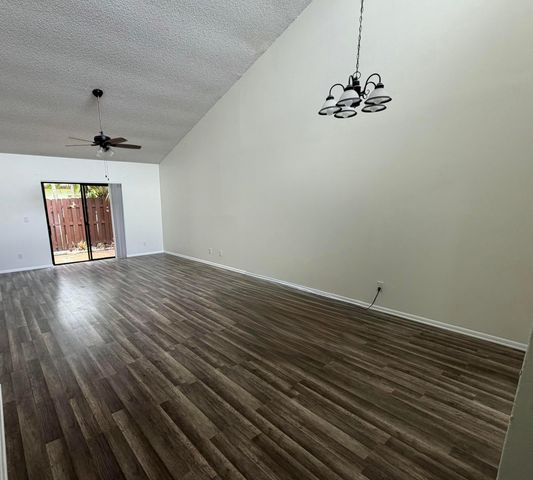 1823 Abbey Road, West Palm Beach, FL 33415