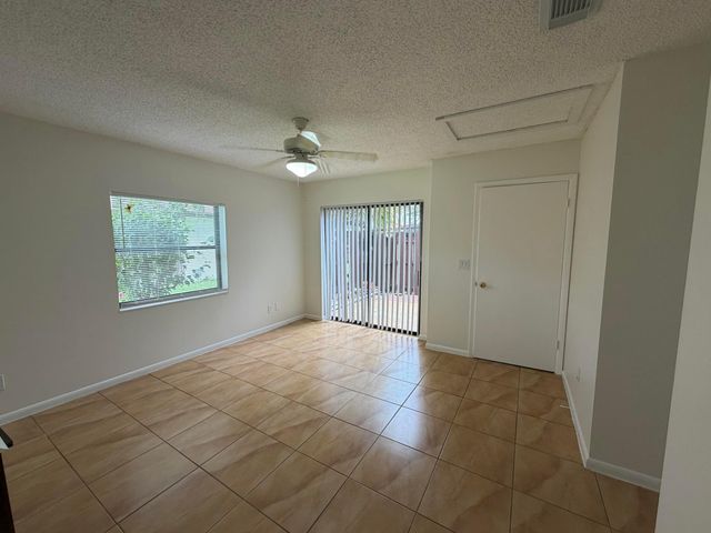 1823 Abbey Road, West Palm Beach, FL 33415
