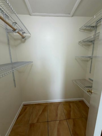 1823 Abbey Road, West Palm Beach, FL 33415