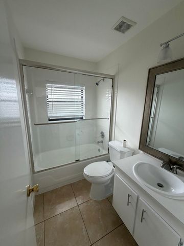 1823 Abbey Road, West Palm Beach, FL 33415