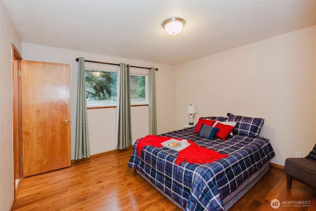 9641 Priddy Vista Road NW, Seabeck, WA 98380