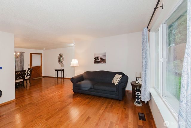 9641 Priddy Vista Road NW, Seabeck, WA 98380