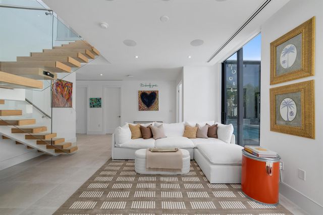 4444 Washington Road, West Palm Beach, FL 33405