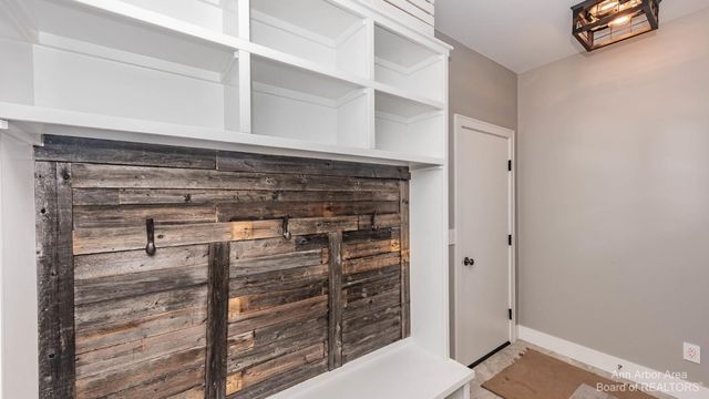 4262 Duck Dr., Ann Arbor, MI 48103