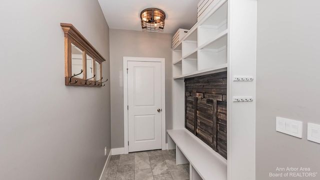 4262 Duck Dr., Ann Arbor, MI 48103