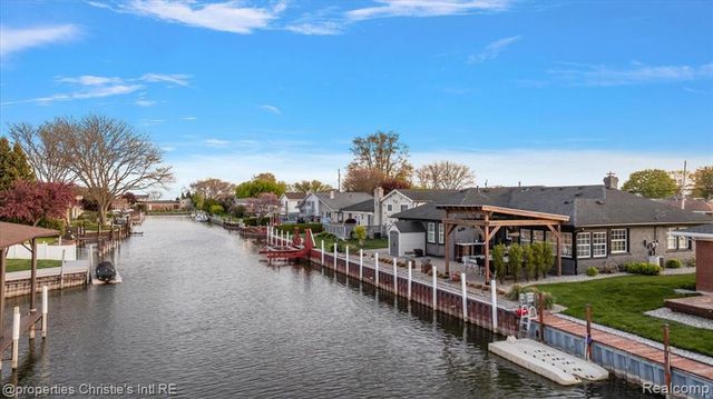 37912 Pointe Rosa Street, Harrison Twp, MI 48045