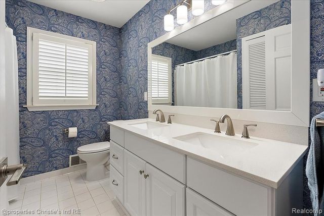 37912 Pointe Rosa Street, Harrison Twp, MI 48045