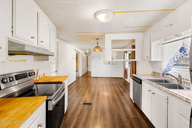 26 Leisure Hill Rd, Yakima, WA 98903