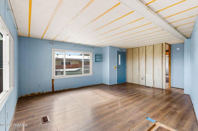 26 Leisure Hill Rd, Yakima, WA 98903