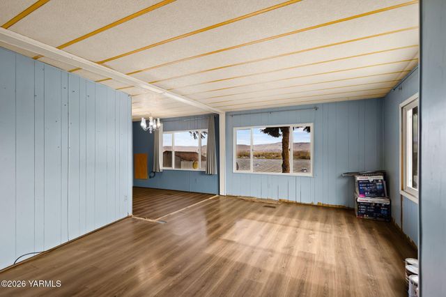 26 Leisure Hill Rd, Yakima, WA 98903