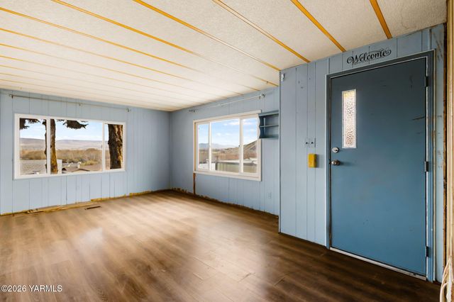 26 Leisure Hill Rd, Yakima, WA 98903