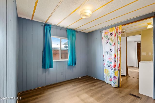 26 Leisure Hill Rd, Yakima, WA 98903