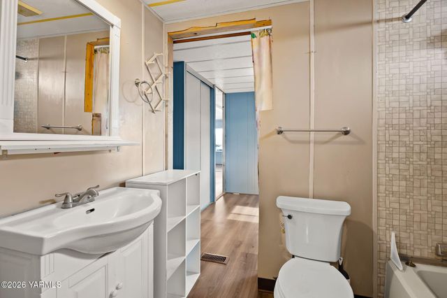 26 Leisure Hill Rd, Yakima, WA 98903