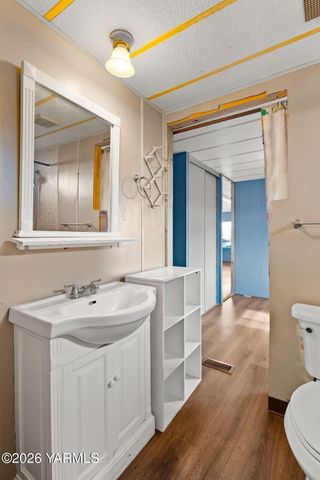 26 Leisure Hill Rd, Yakima, WA 98903