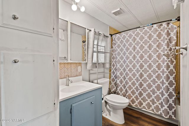 26 Leisure Hill Rd, Yakima, WA 98903