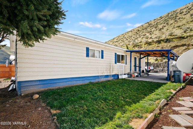26 Leisure Hill Rd, Yakima, WA 98903