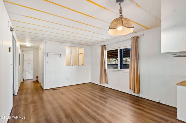 26 Leisure Hill Rd, Yakima, WA 98903