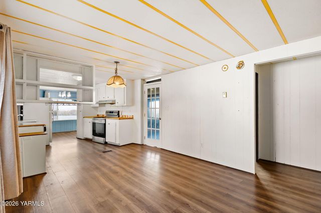 26 Leisure Hill Rd, Yakima, WA 98903