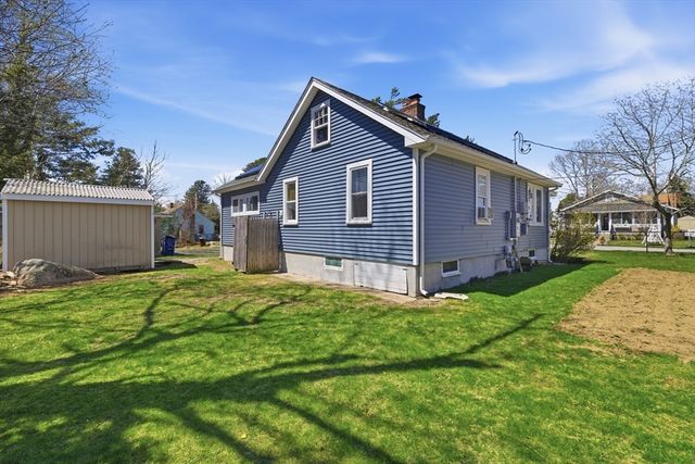 6 Birch St, Wareham, MA 02571