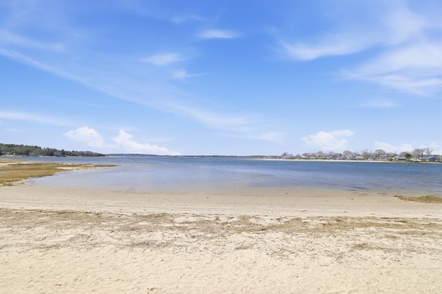 6 Birch St, Wareham, MA 02571