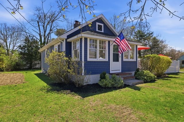 6 Birch St, Wareham, MA 02571