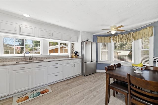 6 Birch St, Wareham, MA 02571