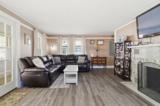 6 Birch St, Wareham, MA 02571