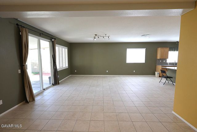 2623 Taft Lane, Palmdale, CA 93551