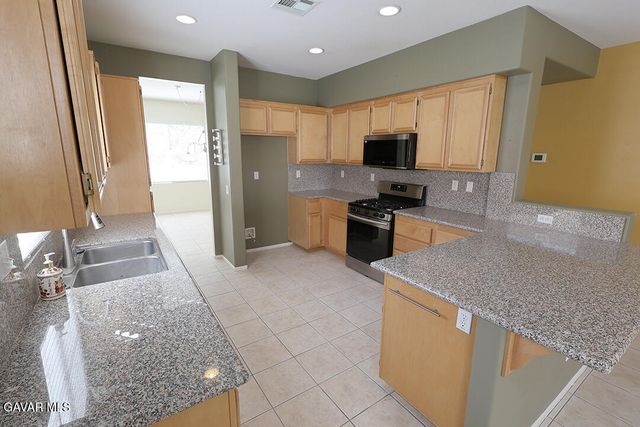 2623 Taft Lane, Palmdale, CA 93551