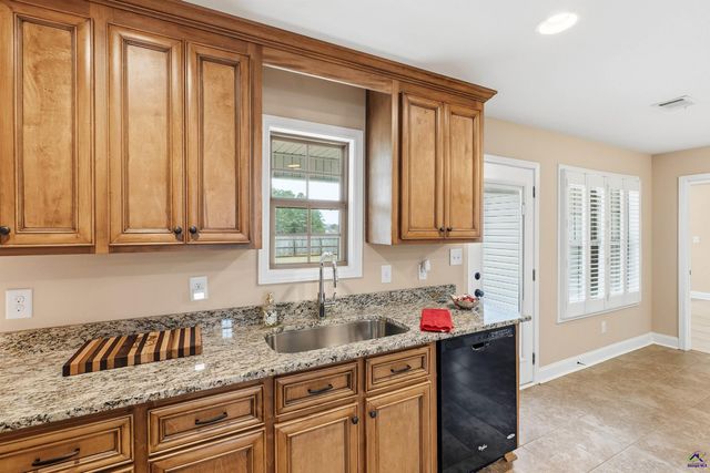 102 Steerwood, Perry, GA 31069