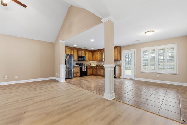 102 Steerwood, Perry, GA 31069