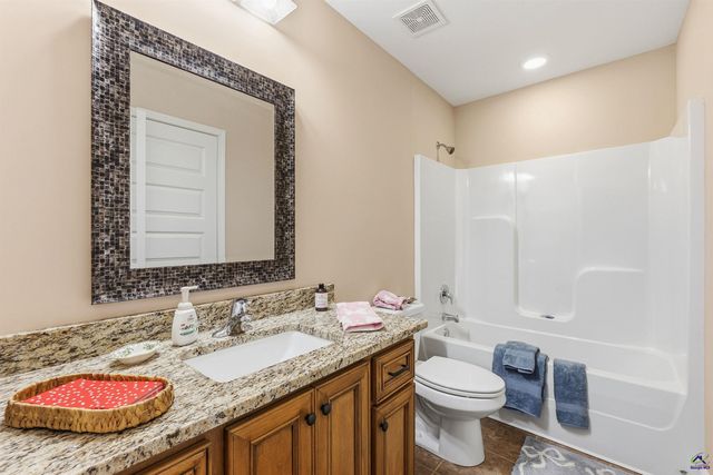 102 Steerwood, Perry, GA 31069