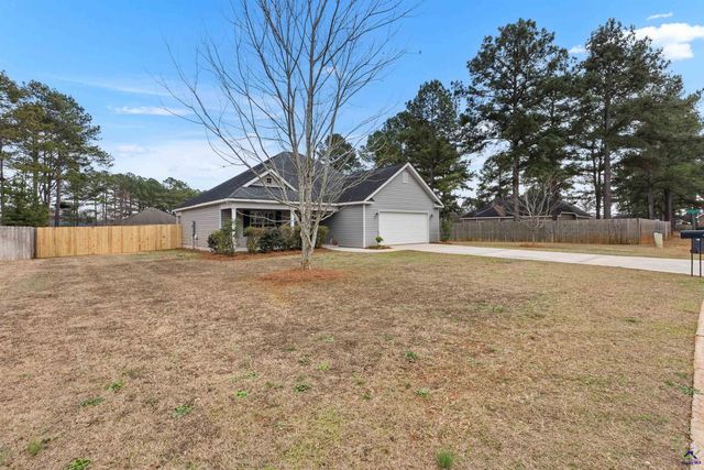 102 Steerwood, Perry, GA 31069