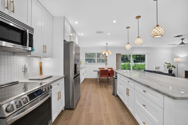 2521 Jaeger Drive, Delray Beach, FL 33444