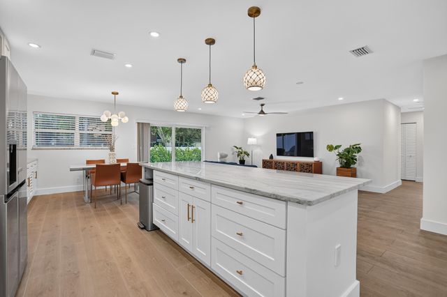 2521 Jaeger Drive, Delray Beach, FL 33444