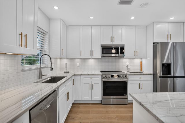 2521 Jaeger Drive, Delray Beach, FL 33444