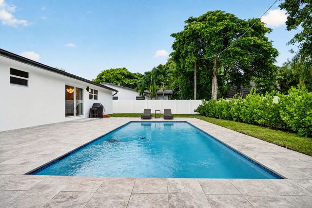 2521 Jaeger Drive, Delray Beach, FL 33444