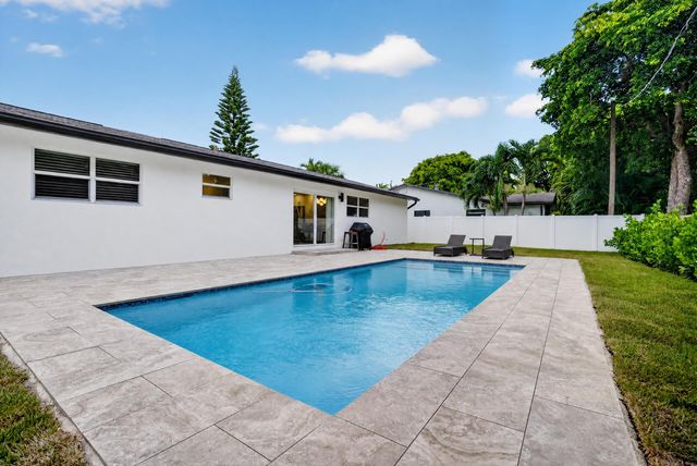 2521 Jaeger Drive, Delray Beach, FL 33444