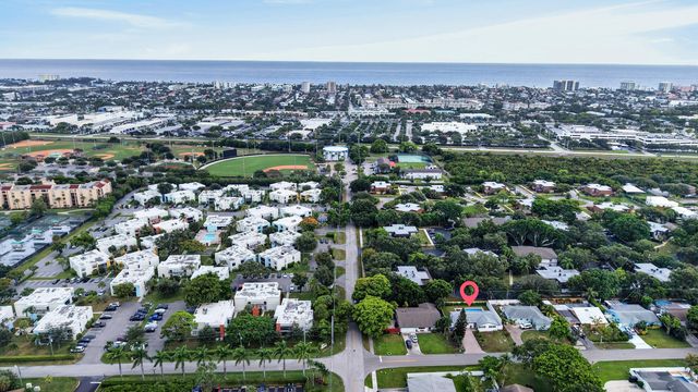 2521 Jaeger Drive, Delray Beach, FL 33444