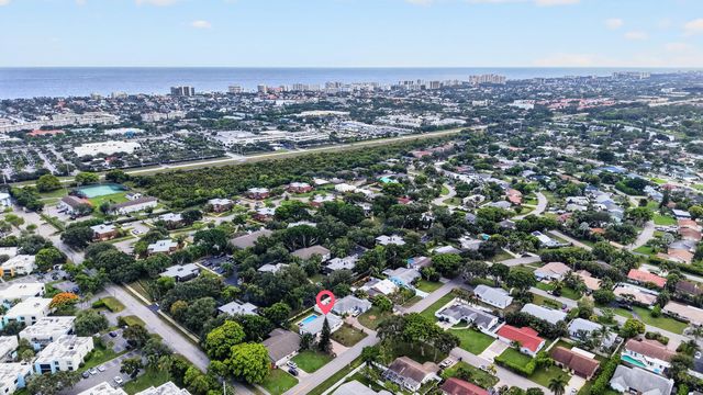 2521 Jaeger Drive, Delray Beach, FL 33444