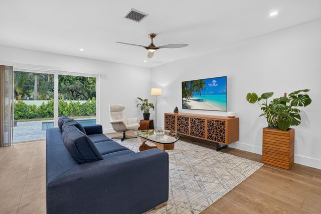 2521 Jaeger Drive, Delray Beach, FL 33444