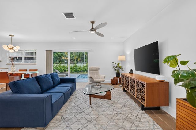 2521 Jaeger Drive, Delray Beach, FL 33444