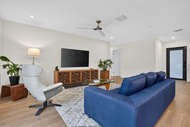 2521 Jaeger Drive, Delray Beach, FL 33444