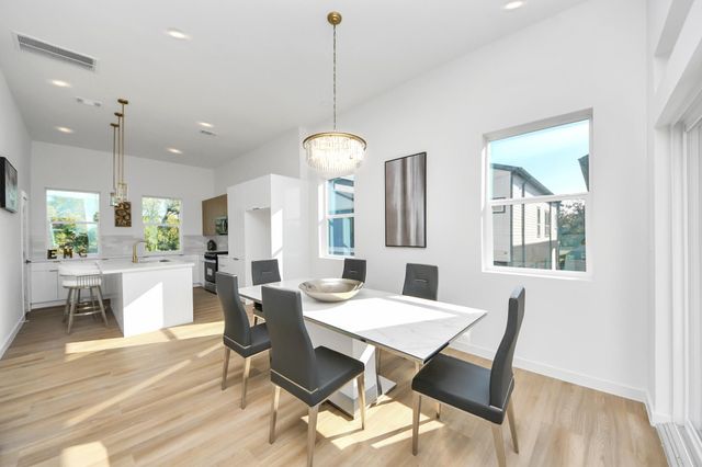 1216 E 34th Street A, Houston, TX 77022