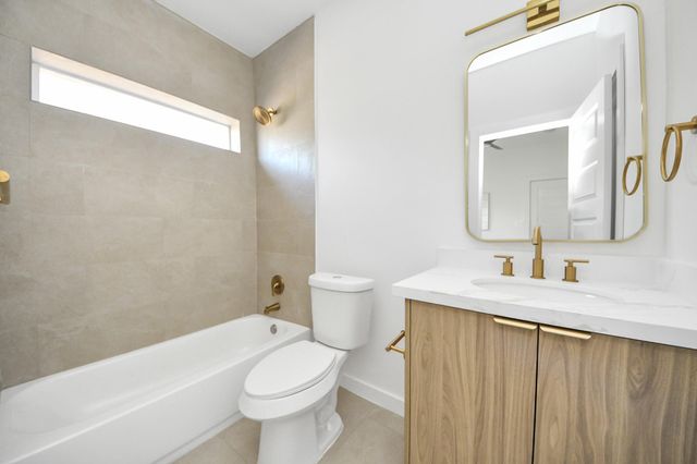 1216 E 34th Street A, Houston, TX 77022