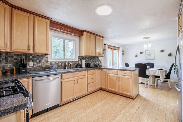 34 Tanglewood Drive, Greece, NY 14616