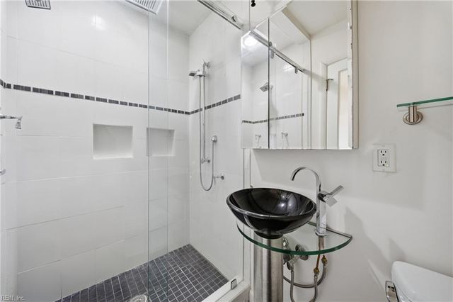 2808 Pine Ridge LN, Virginia Beach, VA 23452