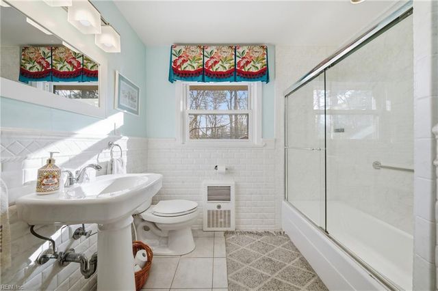 2808 Pine Ridge LN, Virginia Beach, VA 23452