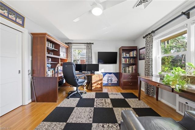 2808 Pine Ridge LN, Virginia Beach, VA 23452